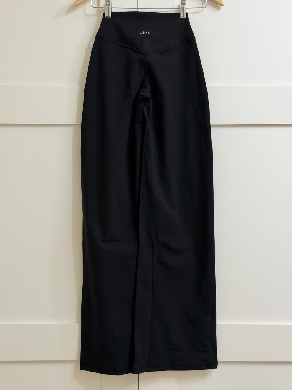 LSKD Fusion V-Contour High-Rise Pant in Black, Size X-Small - Picture 9 of 9